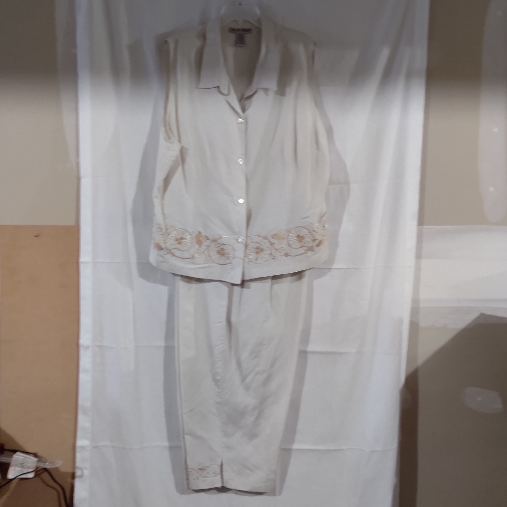 Joy & Peace Women's 2 PC Beige Embroidered  Linen Pantsuit Size 24w